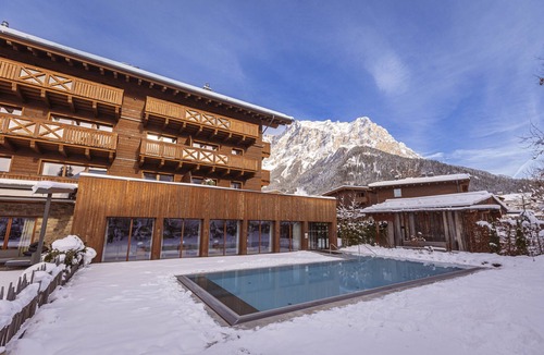 Ehrwald Apartment | Premium apartment with 2 bedrooms & garden