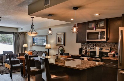 Copperstone Resort Apartment | PremiumStayz 2114 at Copperstone, Mountain Getaway