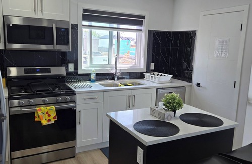 Southwest Edmonton House | President's Choice: Guest Garage Suite