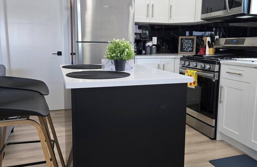 Southwest Edmonton House | President's Choice: Guest Garage Suite