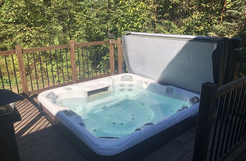 St-Adolphe-d'Howard House | Prestige In Nature | A/C | Hot tub | Terrace+BBQ | Fast Wifi | firepit and games