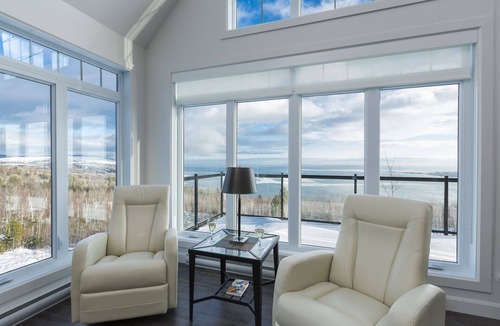 Saint-Joseph-de-la-Rive House | Prestigious 5 Bedroom Vacation Home Offering Stunning Views Of St-Lawrence River