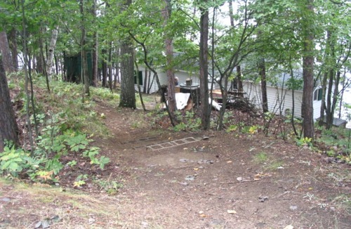 Lake of Bays Cottage | Pretty Muskoka cottage and deck close to lake. Fabulous SW View Sun all day