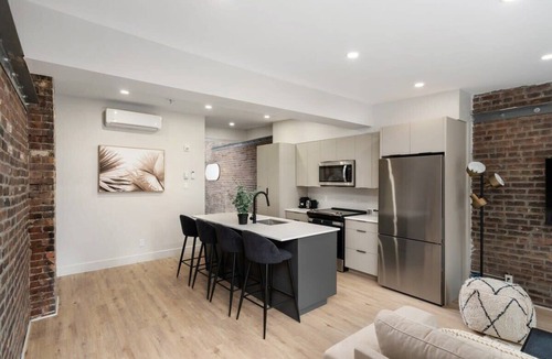 Cite Multimedia Apartment | "Prime 4-Guest Locale: Newly Renovated, Spacious"
