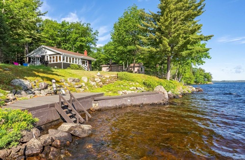 Killaloe Cottage | PRISTINE ROUND LAKE WITH EXPANSIVE LAKE VIEWS.