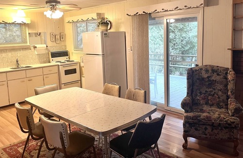 Huron-Kinloss Cottage | Private 3 Bedroom Cottage