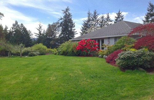 Mill Bay House | Private 3 Bedroom Ocean View Home, Cowichan Valley