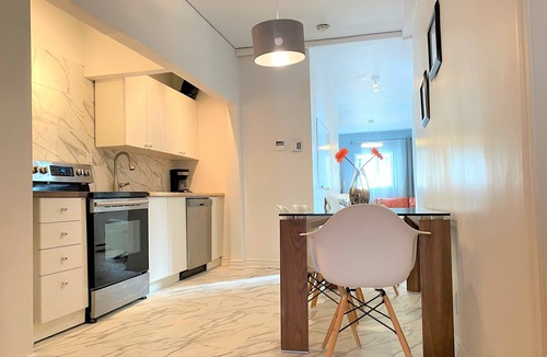 Plateau Mont Royal House | Private 3-level townhouse+24 Bed/sofa bed+Sunny Terrace&Balcony+Free Parking