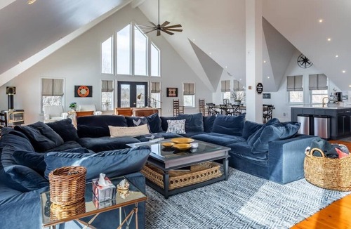 Waupoos Resort | Private 30 Acre Compound With Sandy Beach In Heart of Prince Edward County