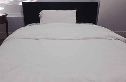 Delta Bed & Breakfast | Private bedroom (2) in shared suit