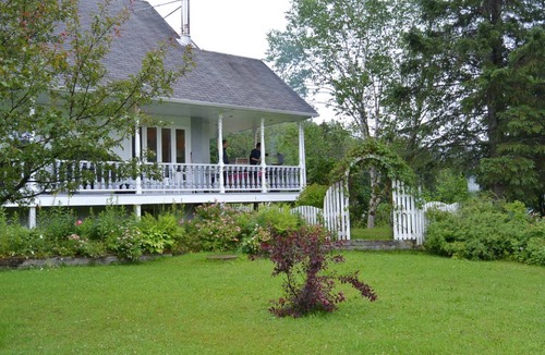 Sainte Rose du Nord Resort | Private room ∙ 6 guests