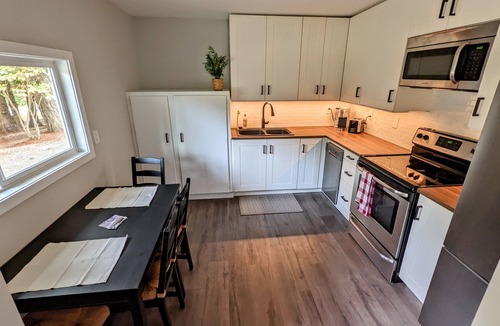 Cobble Hill House | Private cottage in Shawnigan lake/Cobble hill area