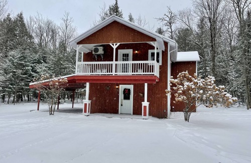 Orford Ski Chalet | Private Cottage near Magog , Mont Orford & Lake Memphremagog