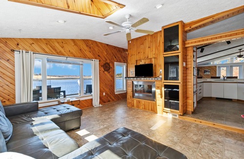 Heckmans Island Cottage | Private cottage on the ocean with a beautiful view that you’ll love.