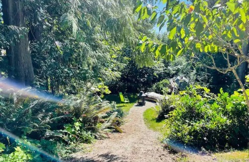 Roberts Creek Apartment | Private Garden Studio # 1 Near the Ocean