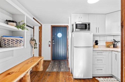 Ucluelet Cabin | Private HOT TUB ~ Nature & Beach at Your Doorstep ⎮ Tidal Pool