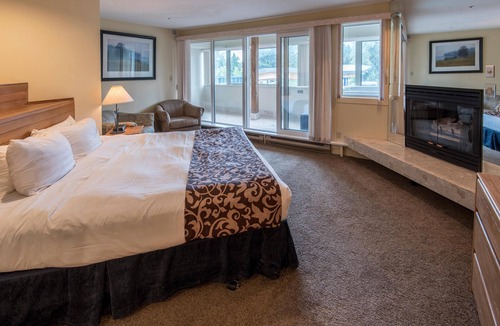 Whistler Village Condo | Private Hot Tub! Spacious condo view of mountains | full kitchen, free parking