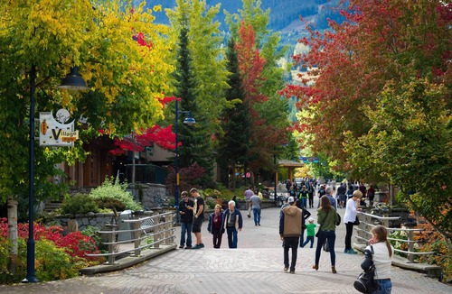 Whistler Village Condo | Private Hot Tub! Spacious 2 level condo facing the Village Stroll | full kitchen
