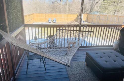 Niagara Falls House | Private House Fenced Yard-Walk Distance To Falls