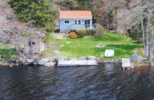 Halifax County House | Private Lakefront Escape | Swim, Sip Wine & Stargaze | 25 Mins to Halifax