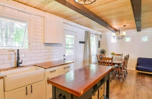 Armour Cottage | Private LakeFront GetAway-3MileLake*W/IslandViews