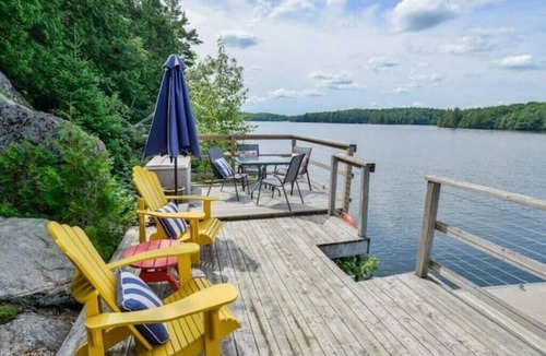 Armour Cottage | Private LakeFront GetAway-3MileLake*W/IslandViews