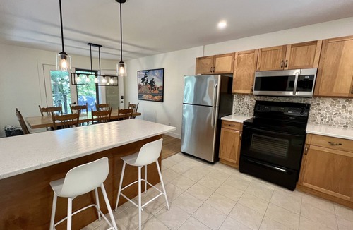 Whitestone Cottage | Private Lakehouse Retreat in Whitestone