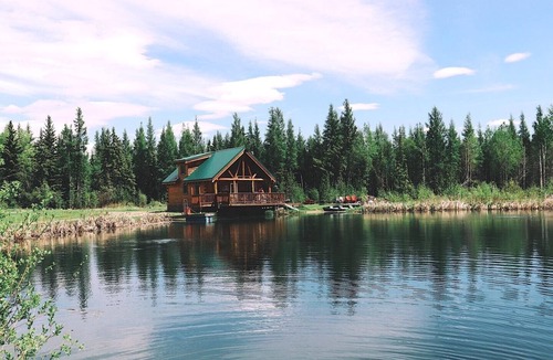 Drayton Valley Cabin | Private Log Cabin Rental