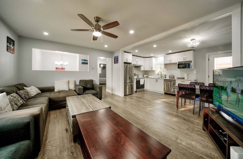 Langley House | Private modern home, 5 beds, Central Langley