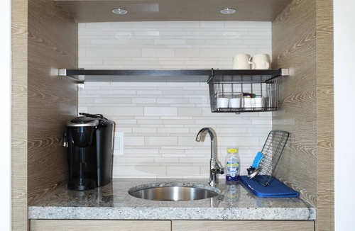 Richmond Apartment | Private Modern Suite 15min from YVR self check in
