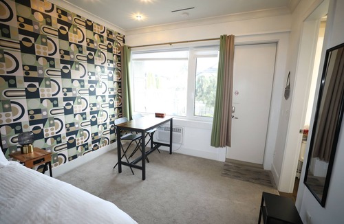 Richmond Apartment | Private Modern Suite 15min from YVR self check in