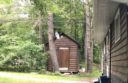 Muskoka Lakes Cottage | Private Muskoka cottage on 5 acres with 300 ft of waterfront