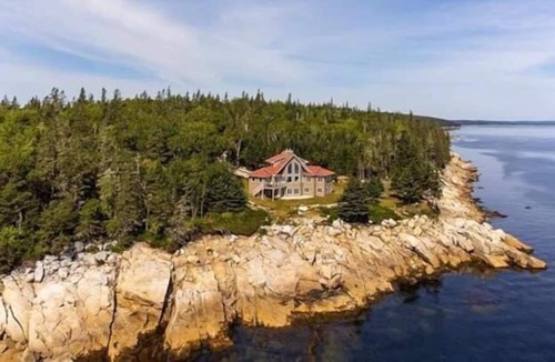 Chester House | Private Nordic Spa Villa with Hot Tub and Sauna
