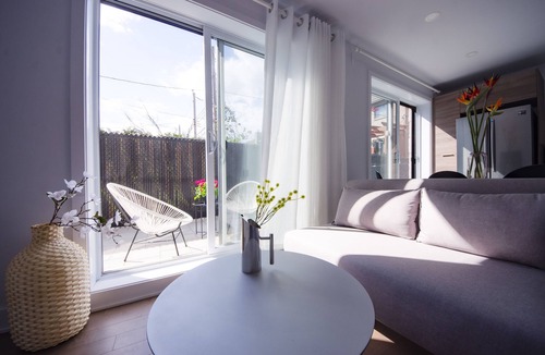 Cote-Des-Neiges—Notre-Dame-De-Grace House | Private patio 2BR King+Queen with Gym and Parking close to DT&Airport