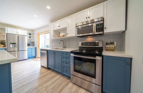 Carrying Place Cottage | Private PEC Retreat w Games Roomn