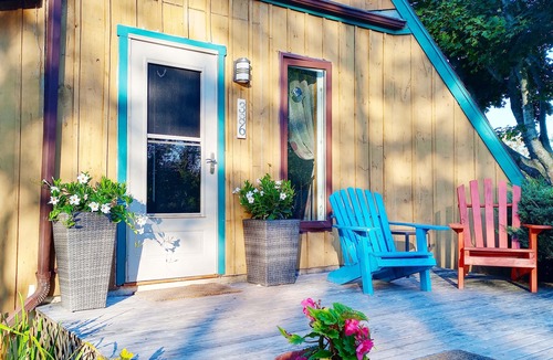 Cornwall House | PRIVATE PEI SOUTH SHORE COTTAGE: POOL, A/C, near BEACH, GOLF & Charlottetown