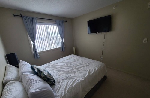 Southeast Edmonton Resort | Private room ∙ 2 guests