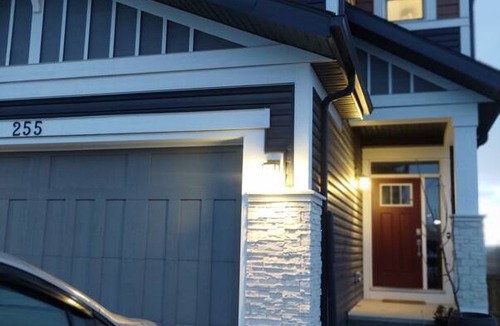 Calgary Resort | Private room ∙ 1 guest