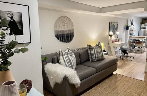 Cabbagetown Resort | Private room ∙ 2 guests