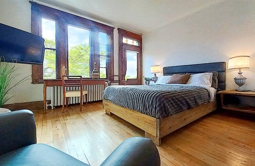 De Lorimier Resort | Private room ∙ 2 guests