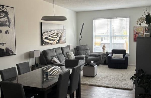 Southeast Calgary Resort | Private room ∙ 2 guests