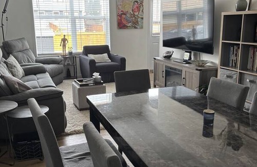 Southeast Calgary Resort | Private room ∙ 2 guests