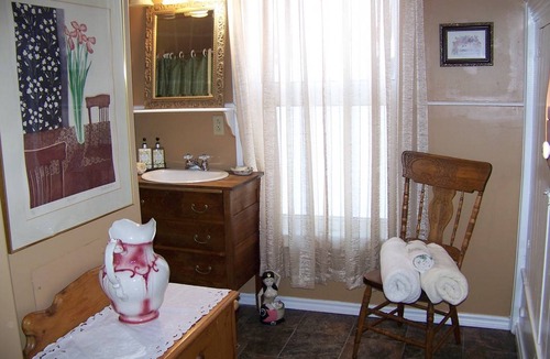Gagetown Resort | Private room ∙ 3 guests