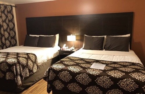 Bathurst Resort | Private room ∙ 6 guests