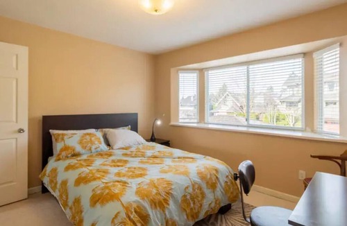 Shaughnessy House | Private Room C & Shared Bath