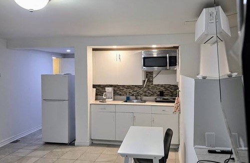 Halifax Resort | Private room ∙ 3 guests