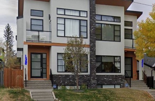 Marda Loop Resort | Private room ∙ 2 guests