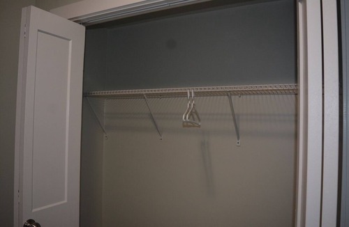 Airdrie House | Private room in a quiet neighbourhood