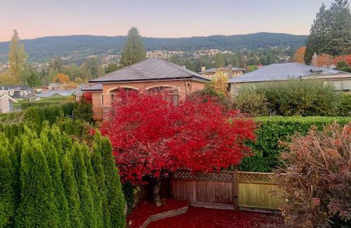 West Vancouver House | Private Room with Mountain view
