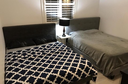 Durham Region House | Private Rooms - Luxury Villa - BnbbookingCA Oshawa